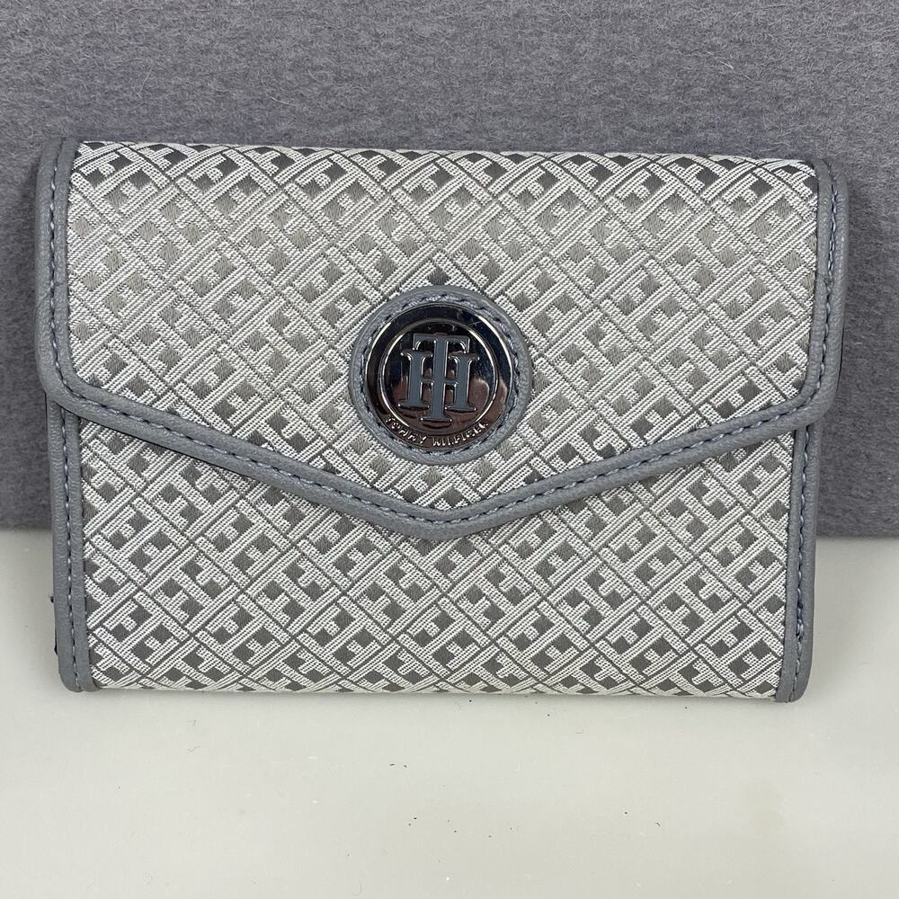 Tommy Hilfiger Geometric Folding Wallet Gray Logo Zipper Women's